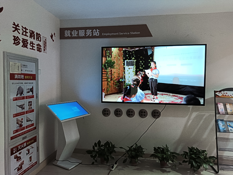 無錫某社區(qū)廣告機