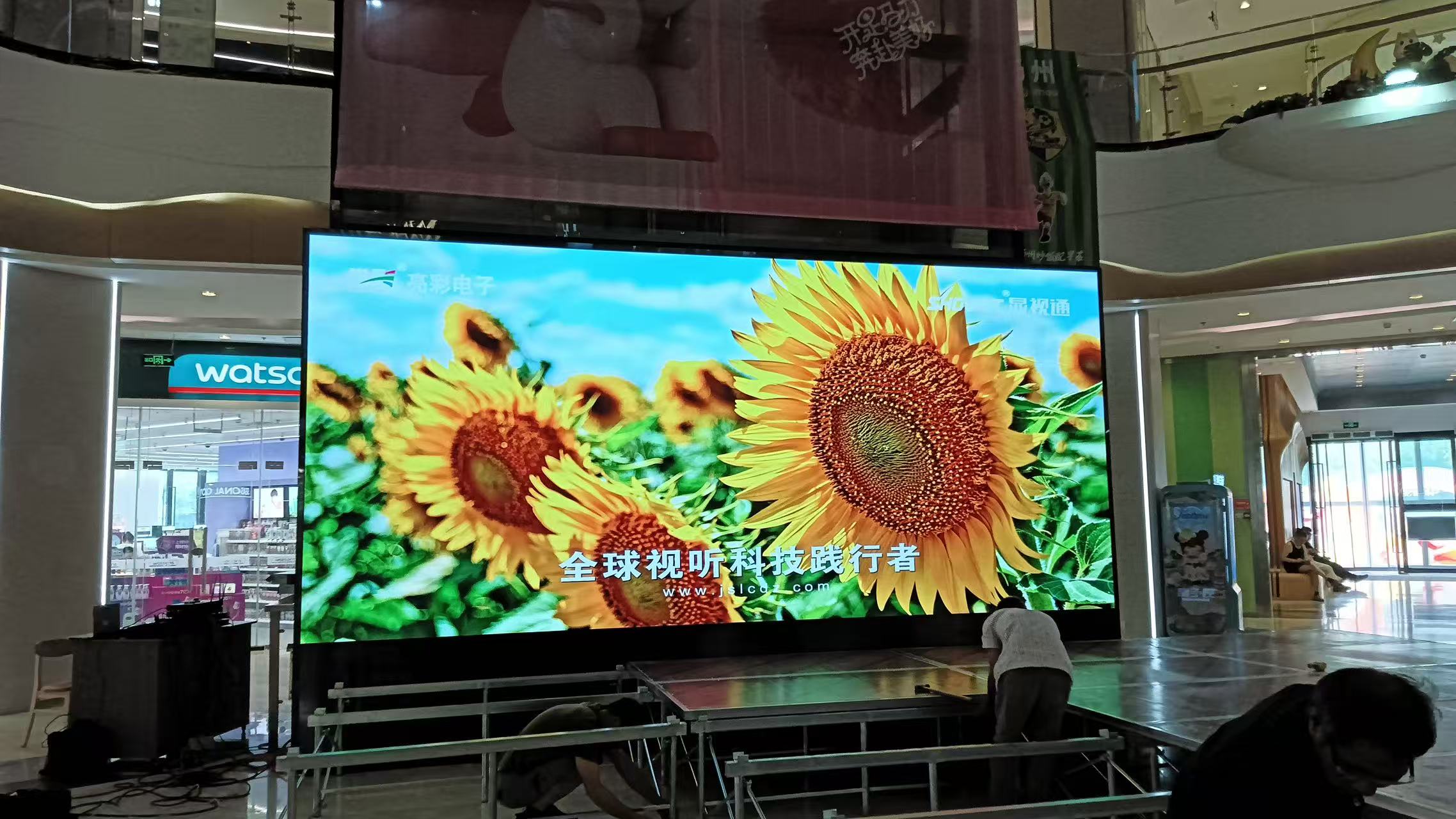 泰州某商場內p2.5